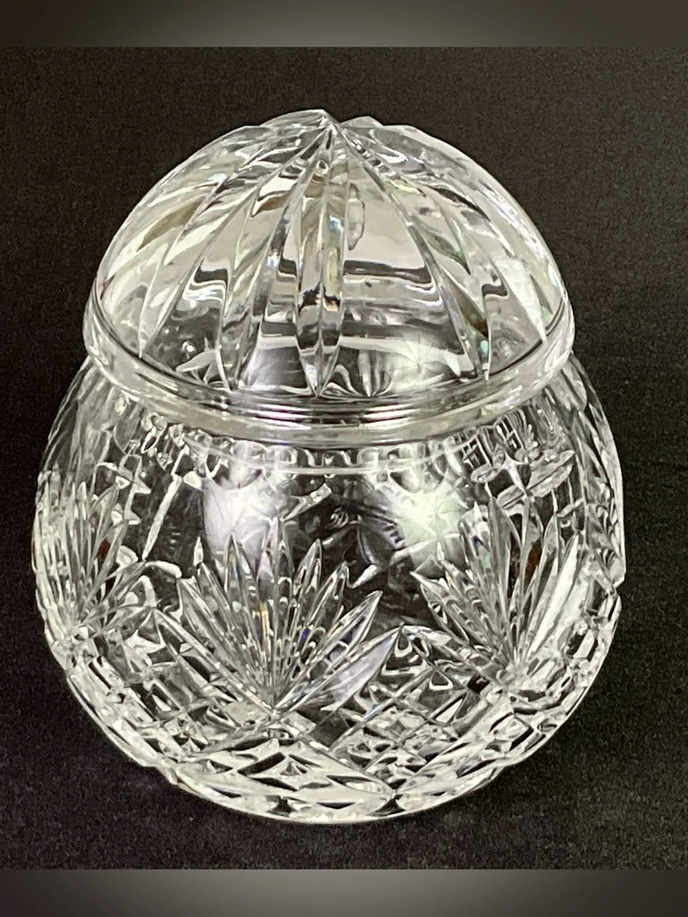 Superior cut crystal-lidded Rose Bowl/dresser jar